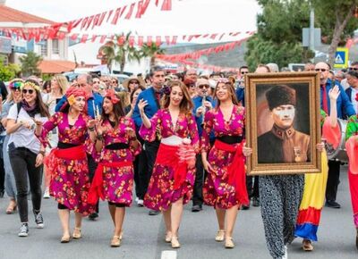 Alaçatı Ot Festivali ve Çeşme Turu